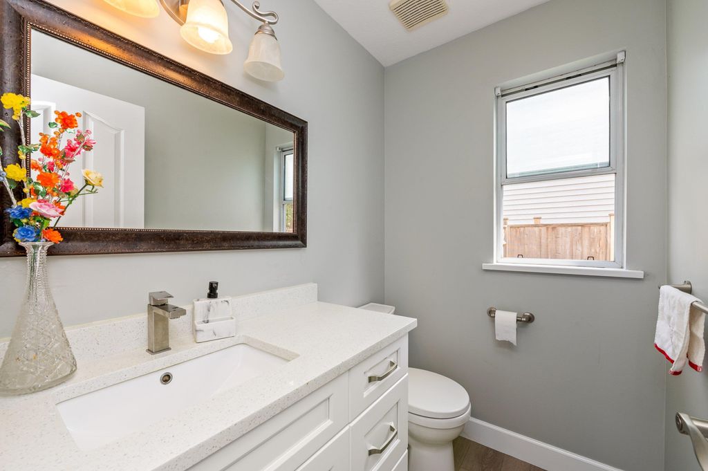 listing image 1105851595893076532