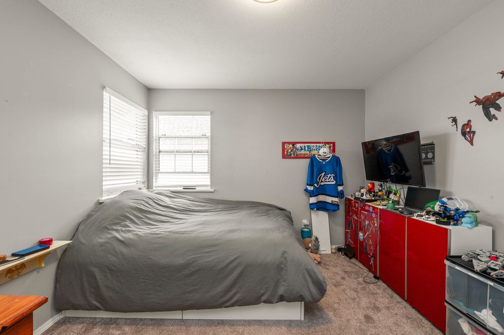 listing image 1101596979172161643