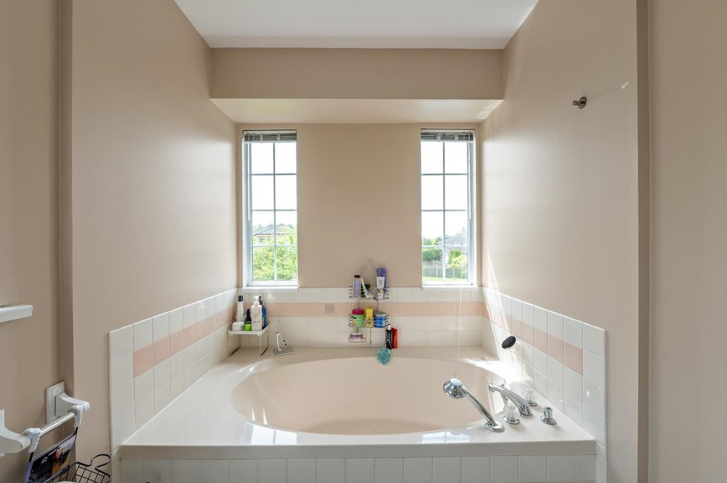 listing image 1107309540083372165