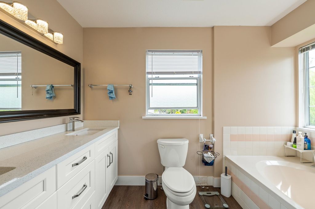 listing image 1104330125957639908