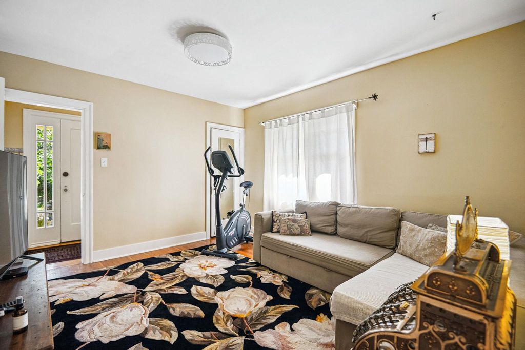 listing image 1108124255971418147
