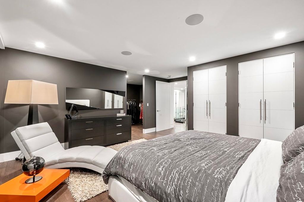 listing image 1104871977021700081