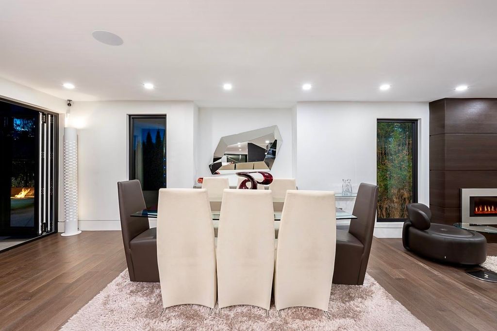 listing image 1109087483594582651