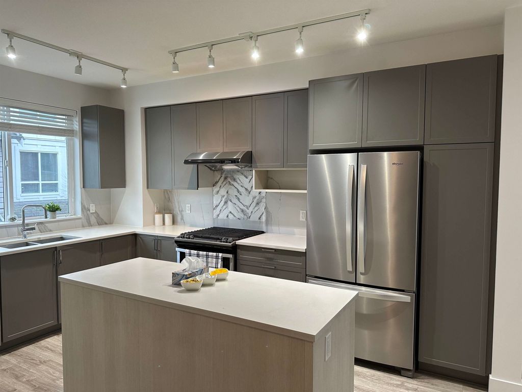 listing image 1100977296615779777