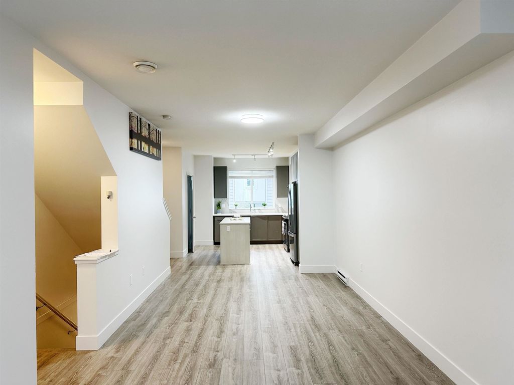 listing image 1106012051452654825