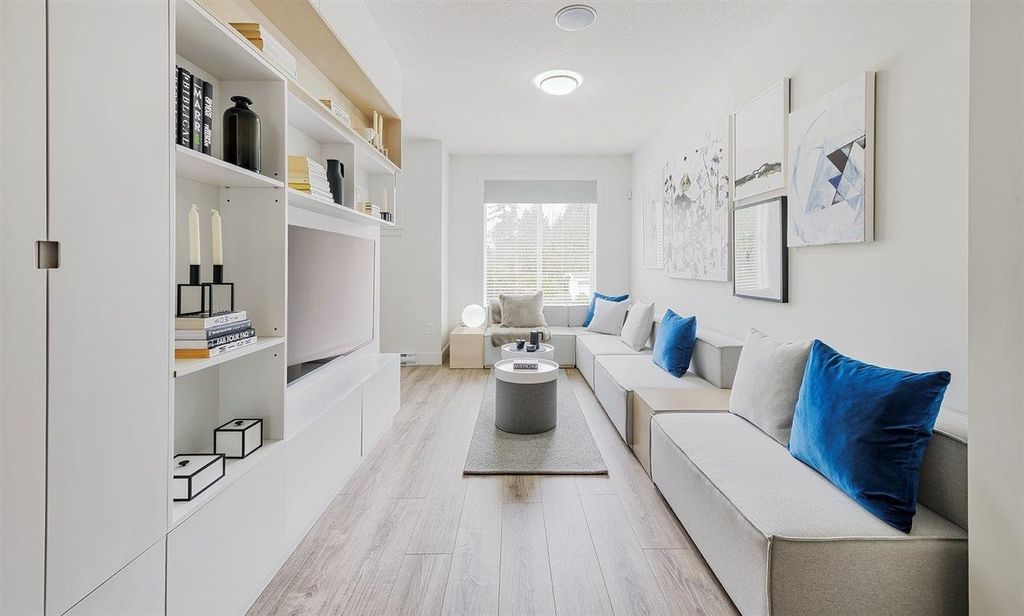 listing image 1104382332127425953