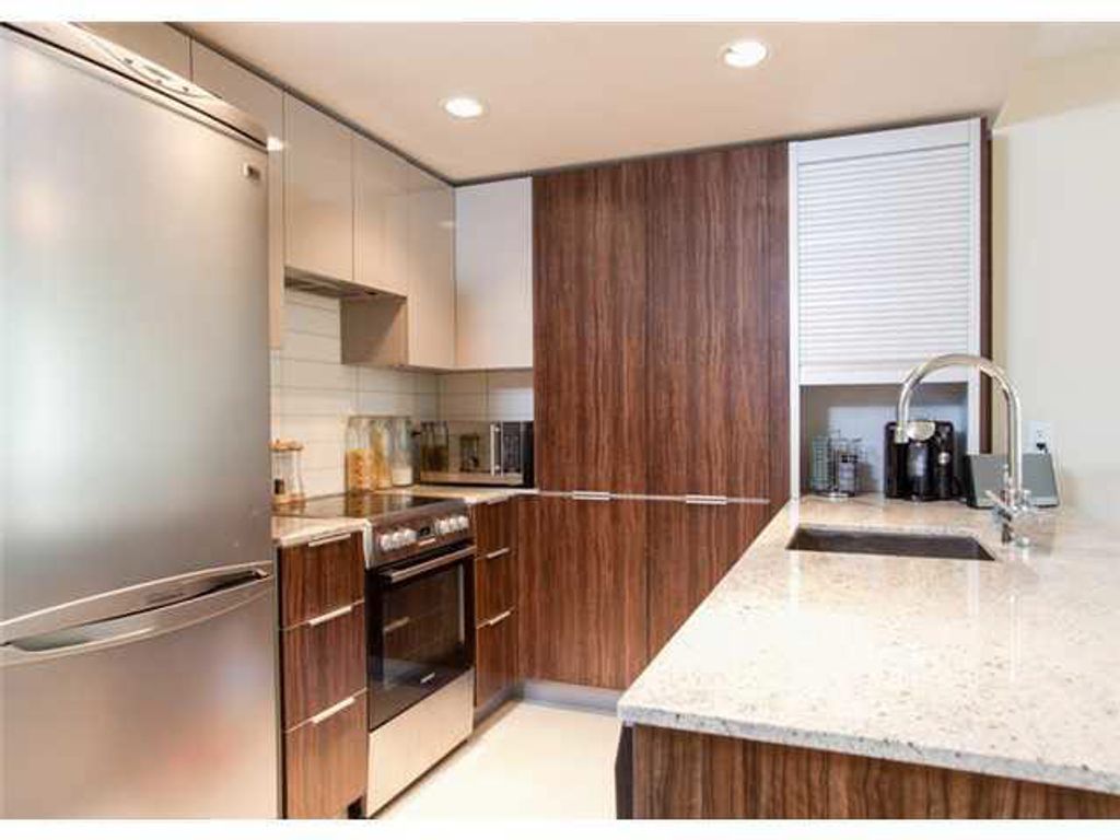 listing image 1104257702546770472