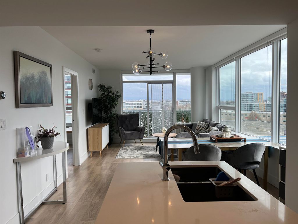 listing image 1102358255782423301