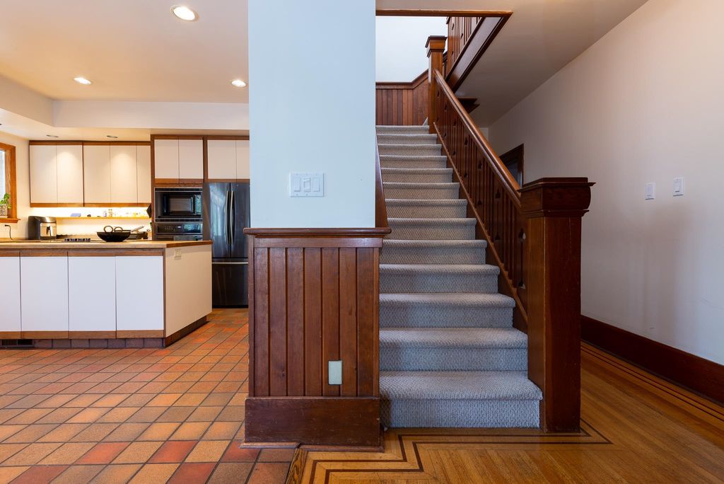 listing image 1109711858570235999
