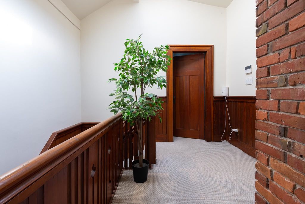 listing image 1100454945838448301