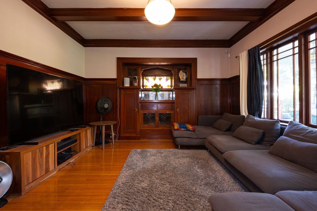 listing image 1106468833709405972