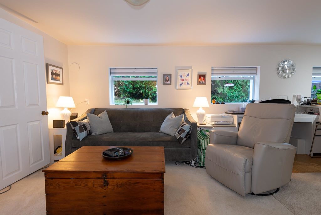 listing image 1107463828596716173