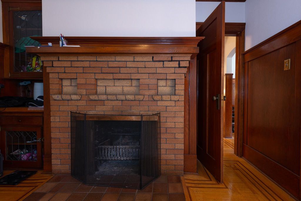 listing image 1108686122533222978