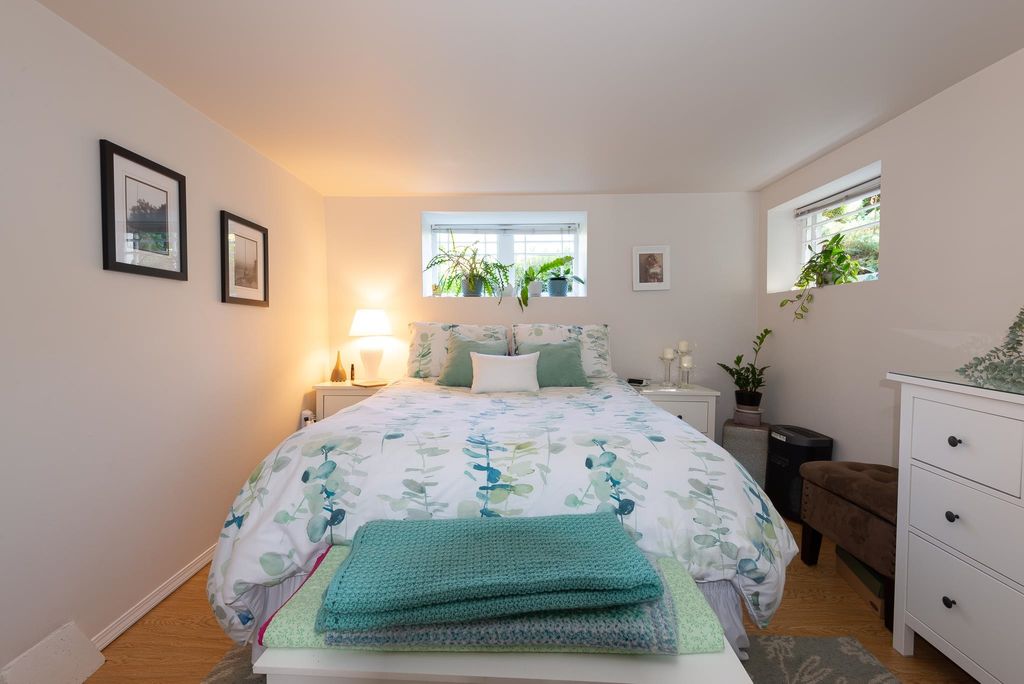 listing image 1104785983105378168