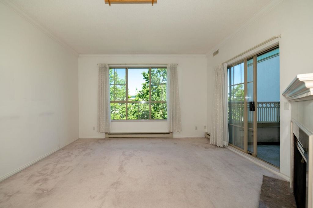 listing image 1106354175720653819