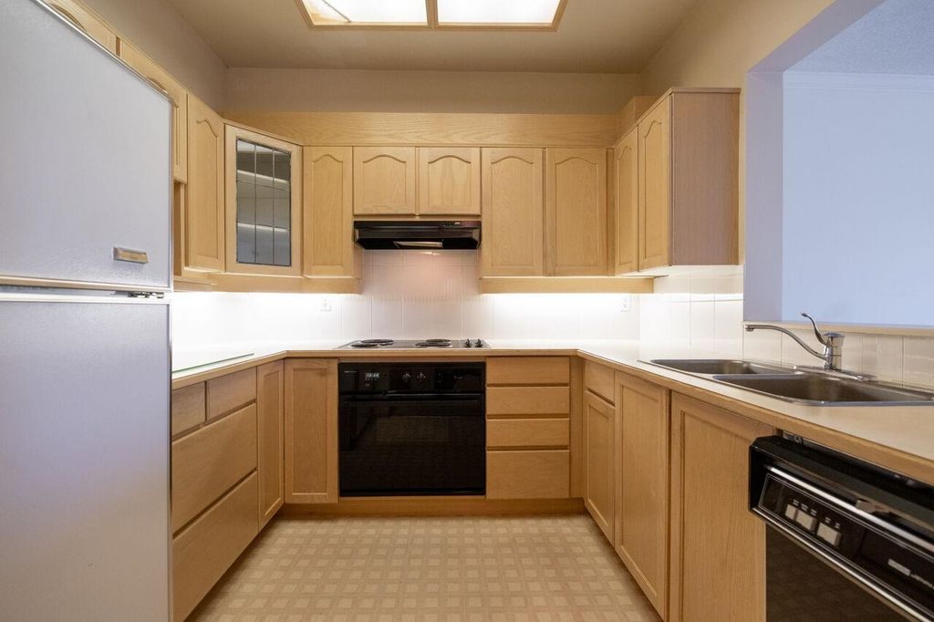 listing image 1104611935426223459