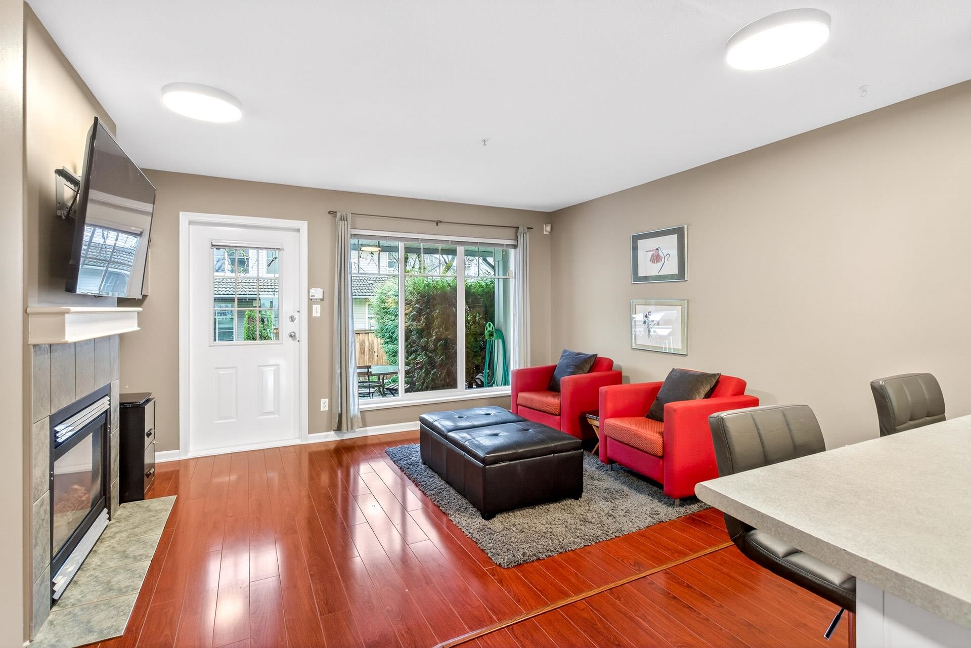 2927 Fremont Street 36