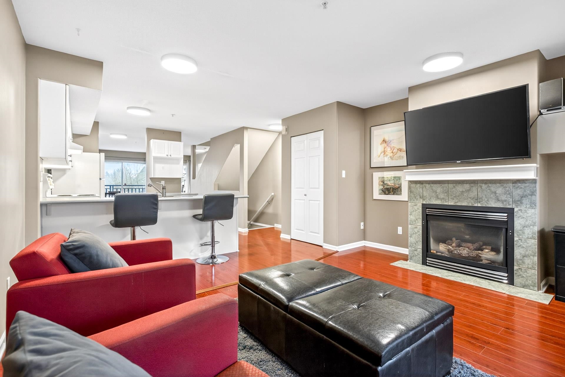 2927 Fremont Street 36