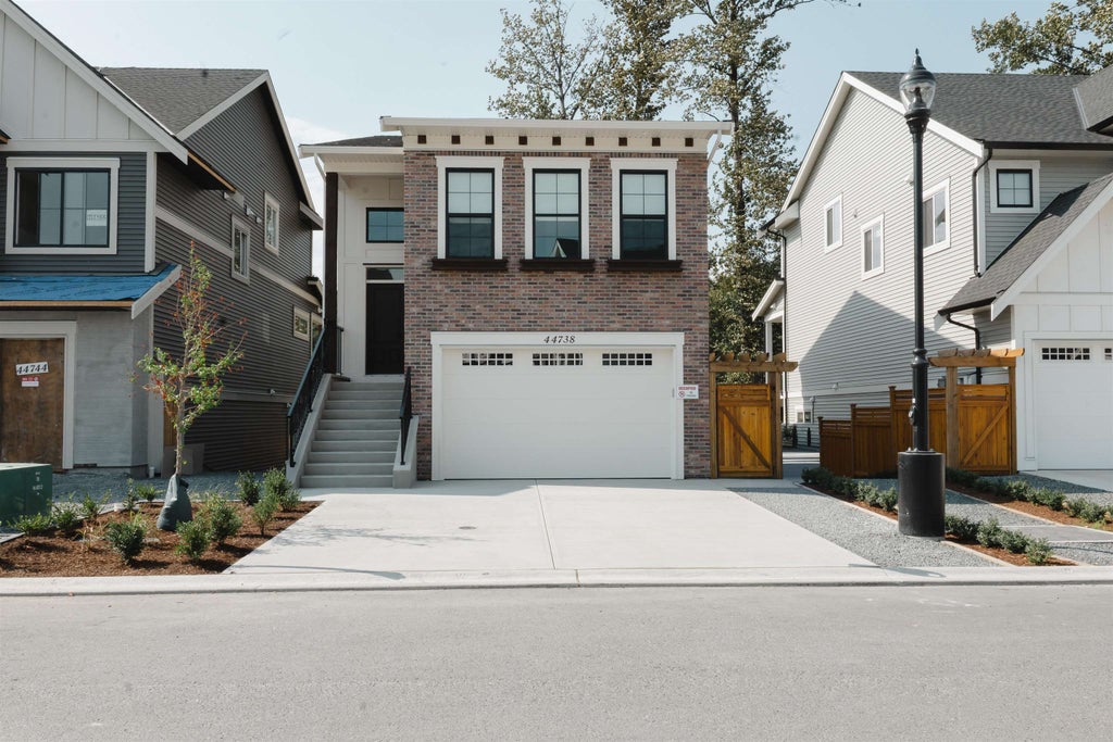 Photo of 44738 Willowstream Road, Chilliwack, BC V2R 6G7 (MLS # R3159766)