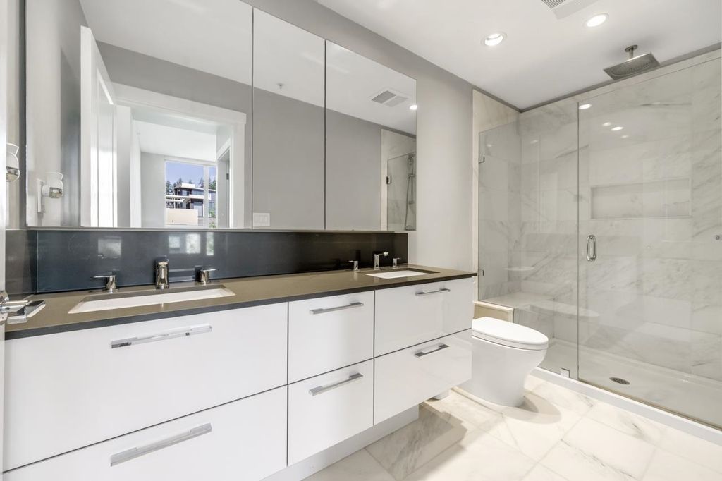 listing image 1100443852525740416