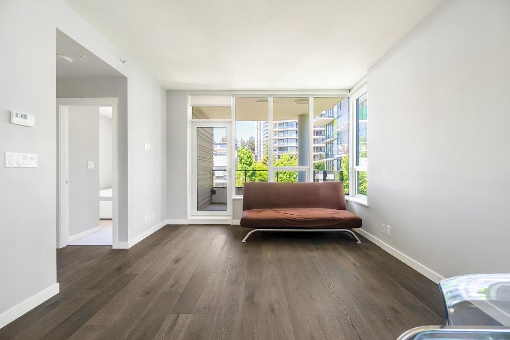 listing image 1107144961105453250