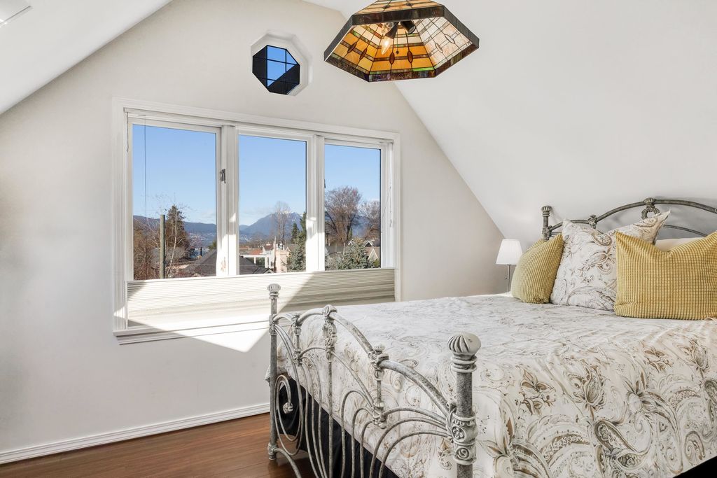 listing image 1108295903436878441