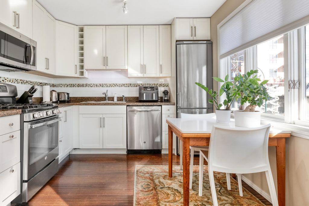 listing image 1103998650183706758