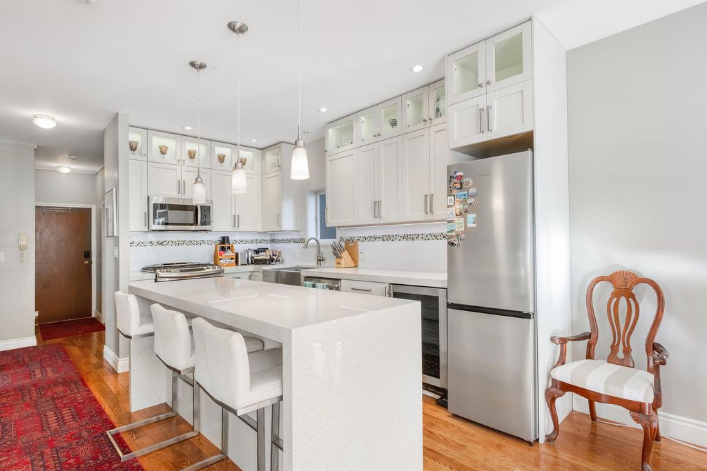 listing image 1104097404453886291