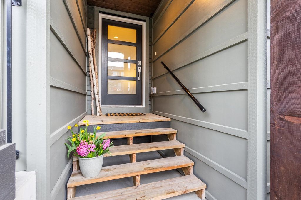 Photo of 43680 Chilliwack Mountain Road #6, Chilliwack, BC V2R 6A6 (MLS # R3131275)