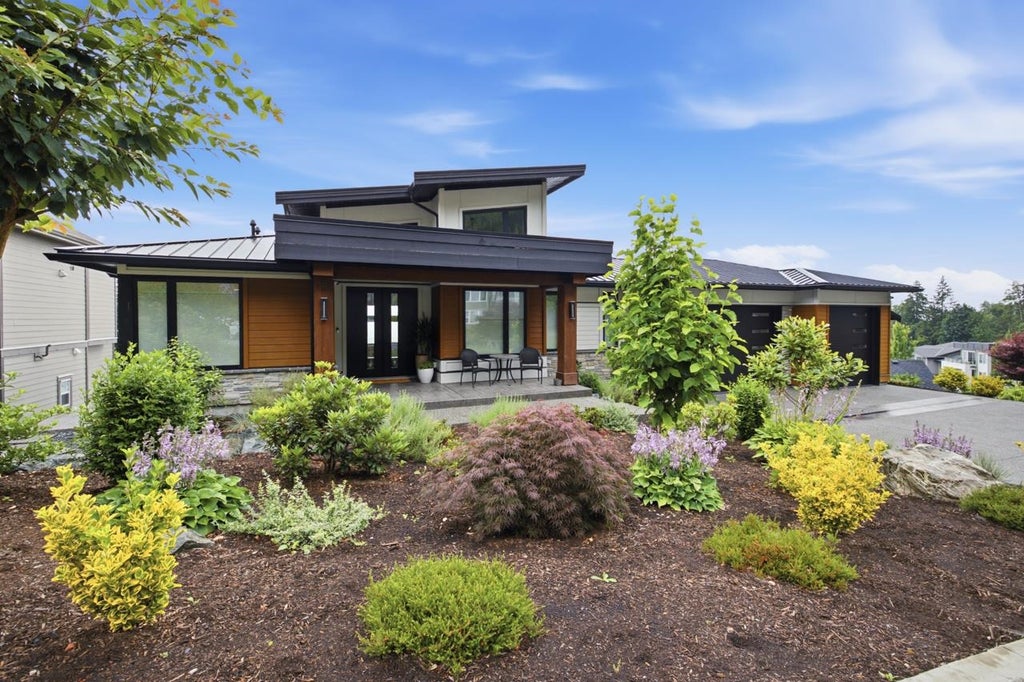 Photo of 5487 Maclachlan Place, Chilliwack, BC V2R 0P3 (MLS # R3171860)