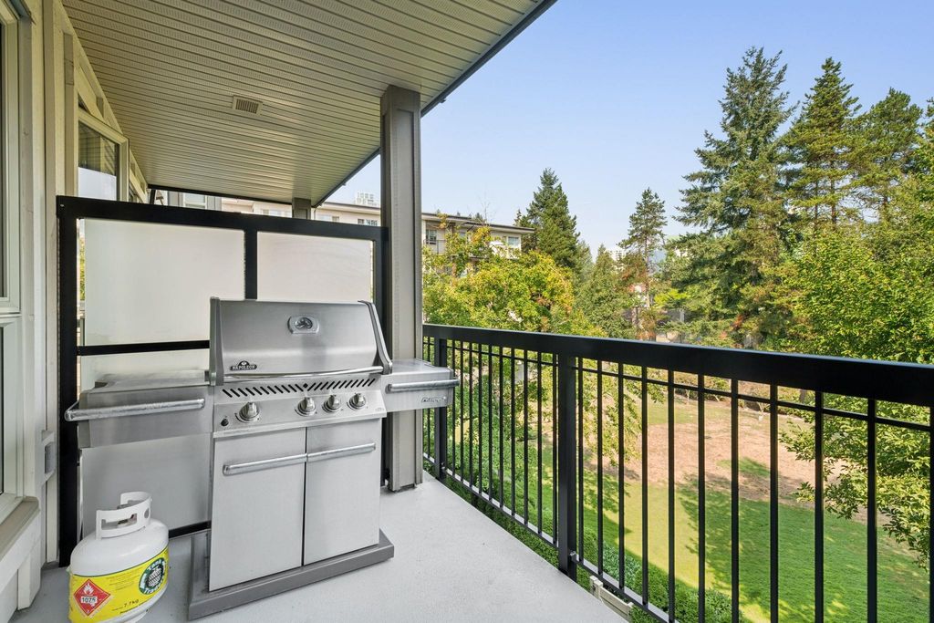 listing image 1102155860454340530