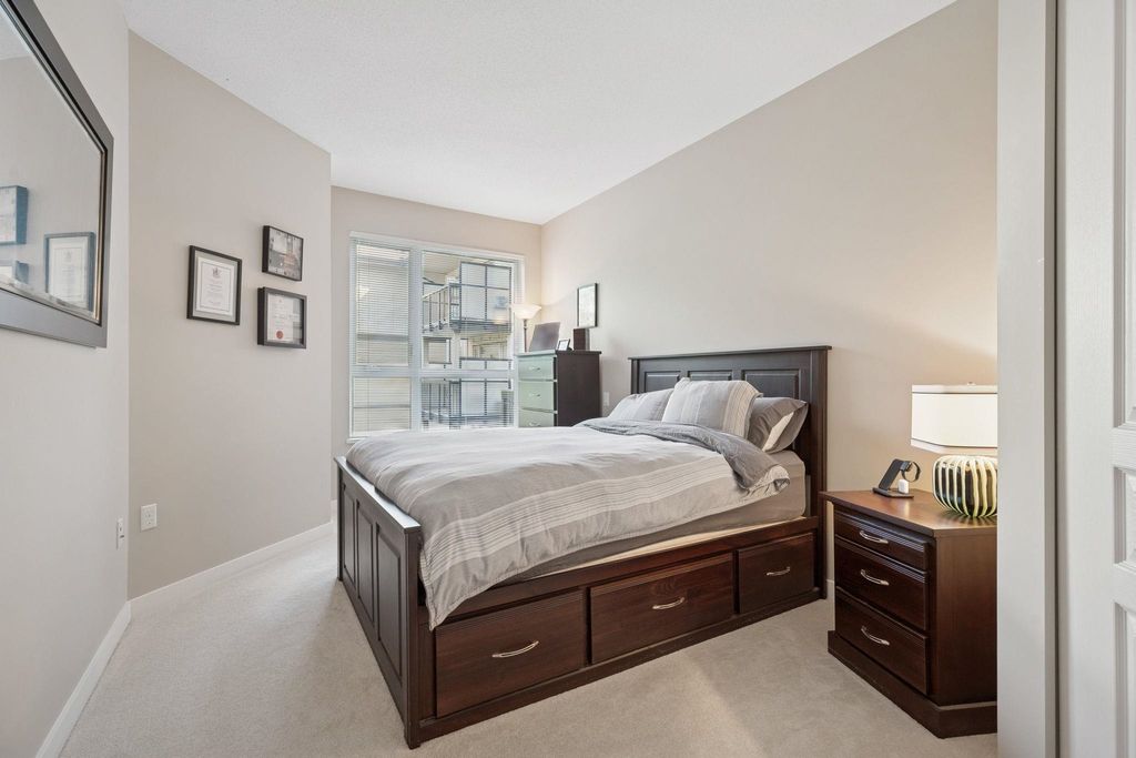 listing image 1106276462673398465