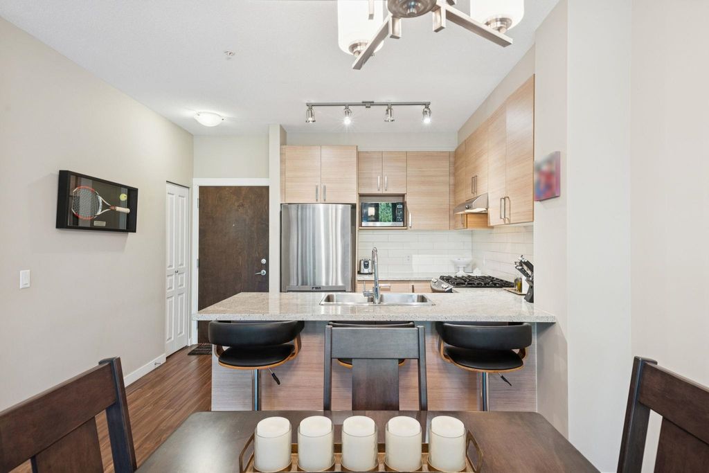 listing image 1106090934383165088