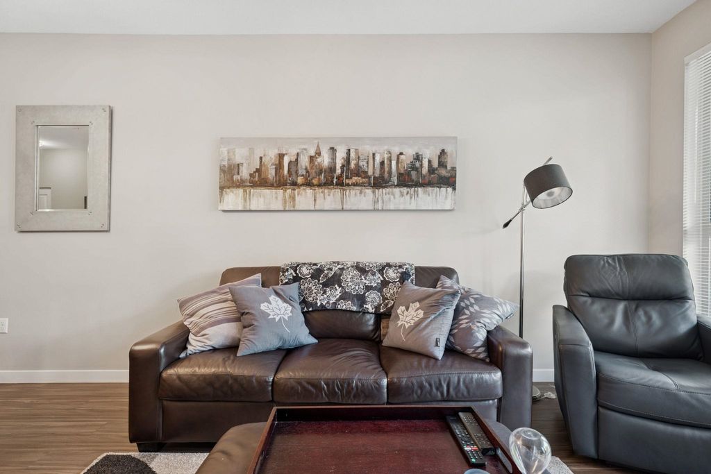 listing image 1100079425499136595