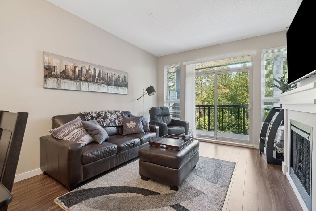 listing image 1100993317974141311
