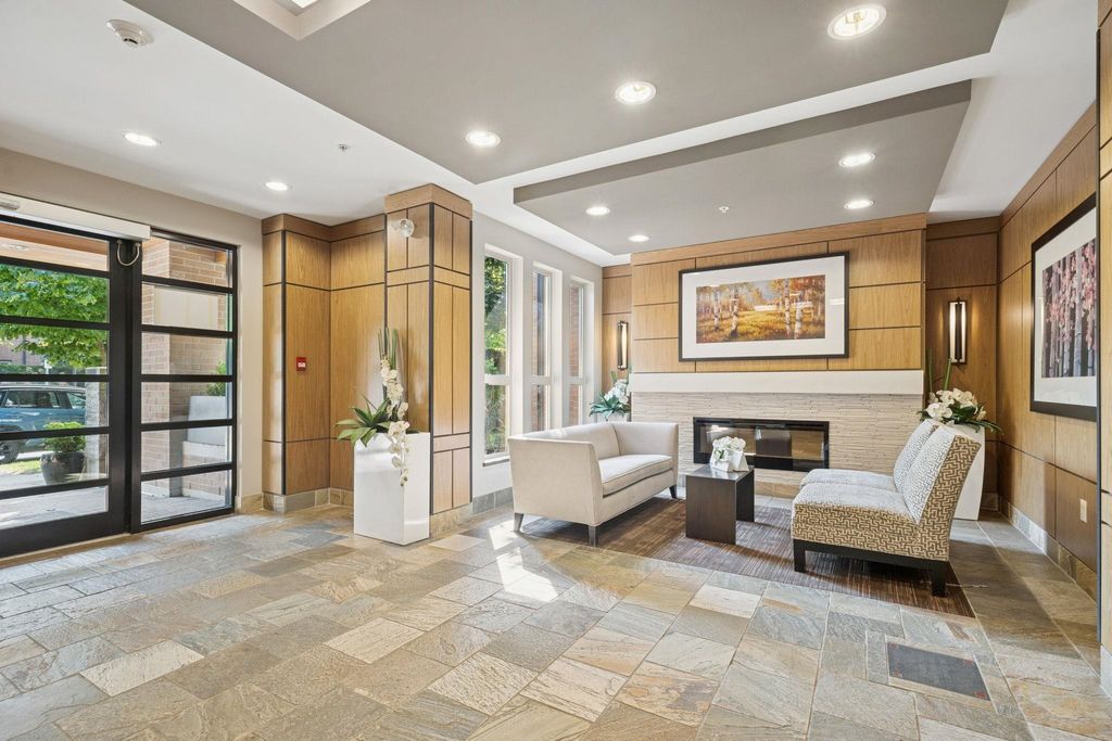 listing image 1104872417890247167