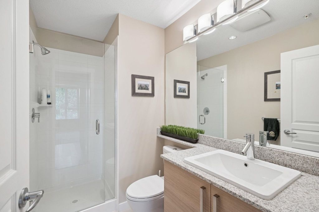 listing image 1102155663341364492