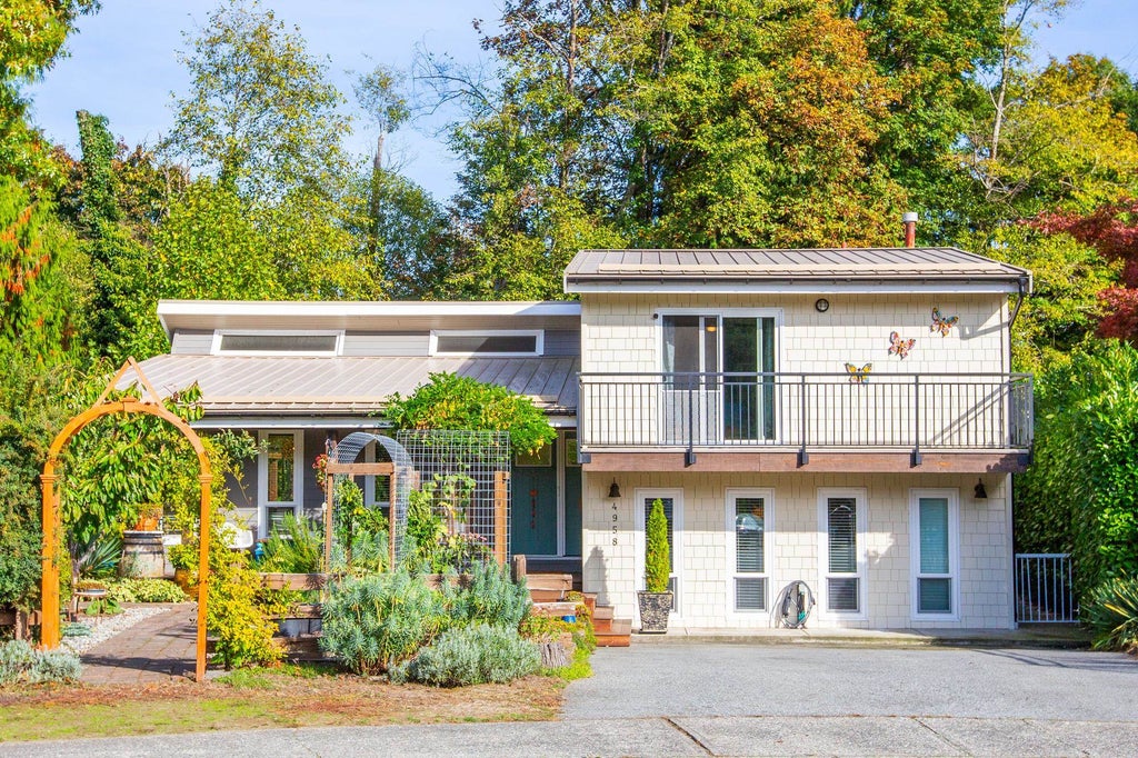 Photo of 4958 198b Street, Langley, BC V3A 6L4 (MLS # R3175351)