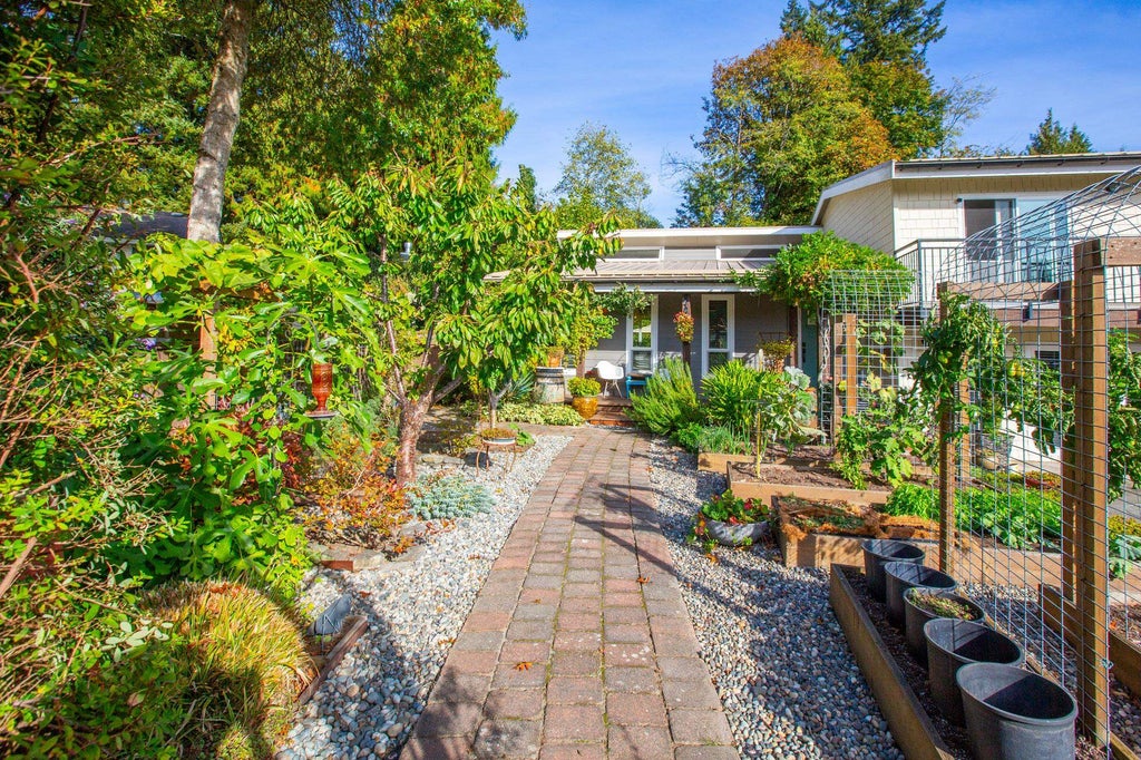 Photo of 4958 198b Street, Langley, BC V3A 6L4 (MLS # R3175351)