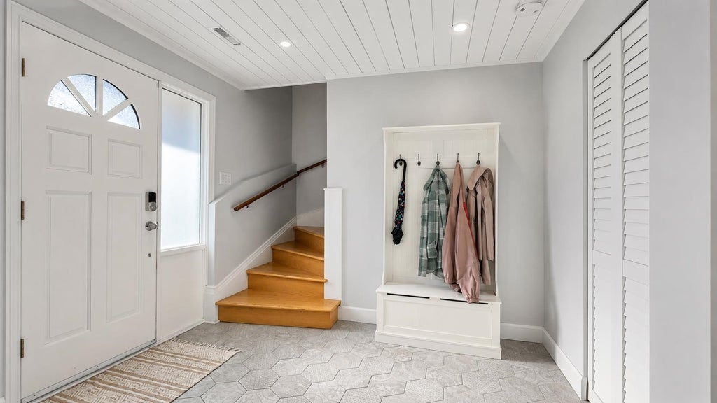 Photo of 2170 Moss Court, Abbotsford, BC V2S 4Y6 (MLS # R3138599)