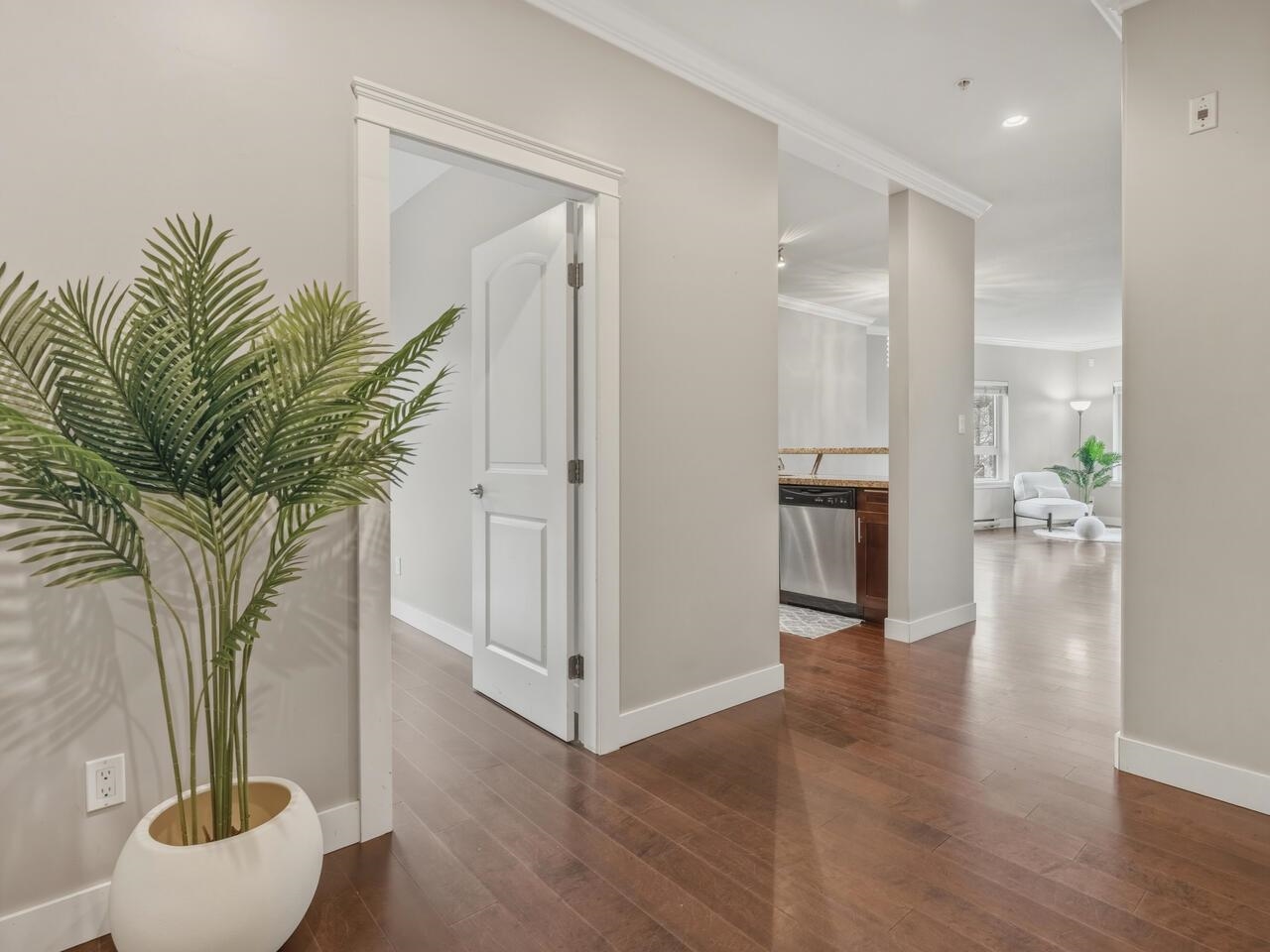 2664 Kingsway Avenue 201