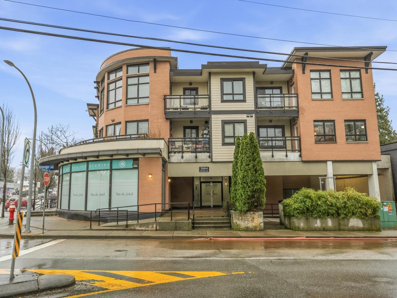 2664 Kingsway Avenue 201