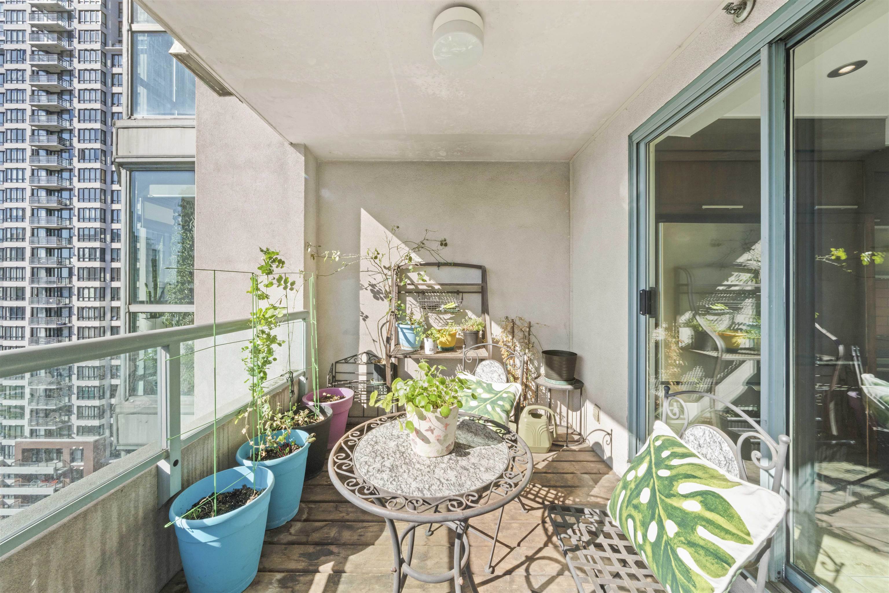 888 Hamilton Avenue 1201