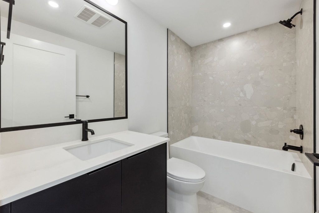 listing image 1108287421587894044