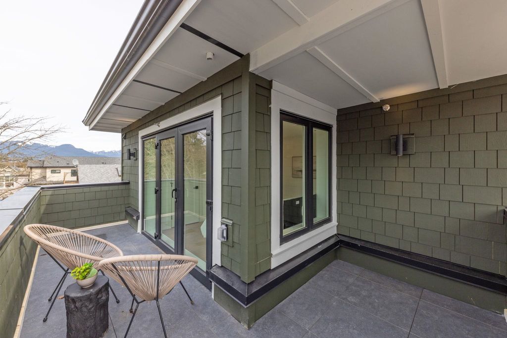 listing image 1107020593717443394