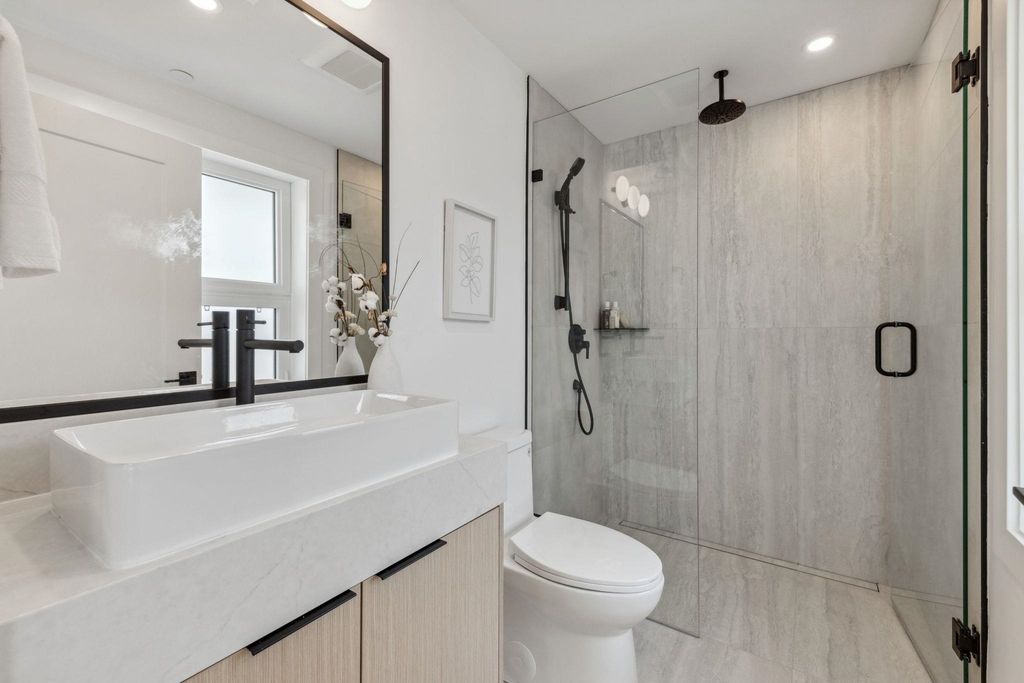 listing image 1100635699852310778