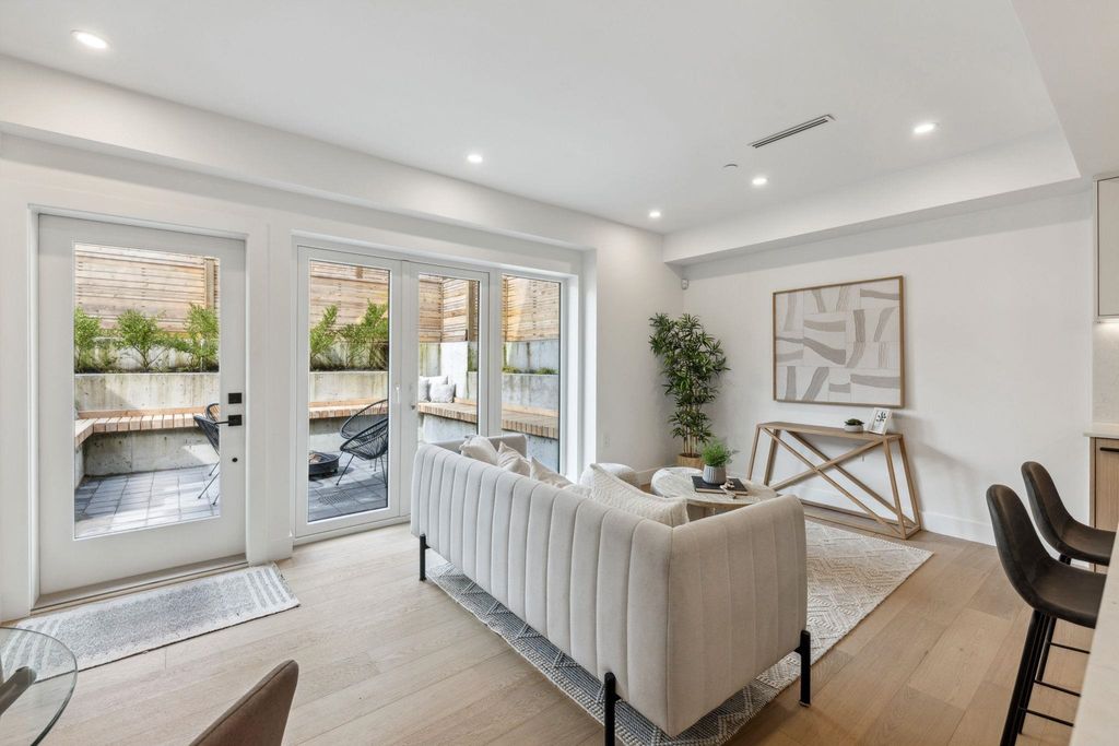 listing image 1108848041658841919