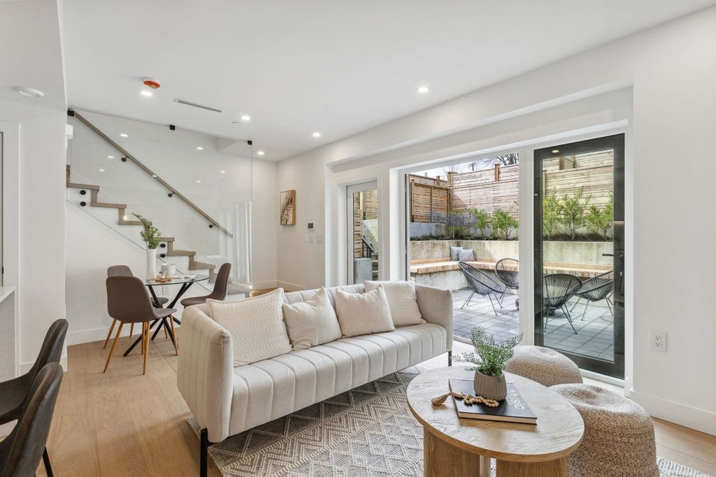 listing image 1102392444084649483