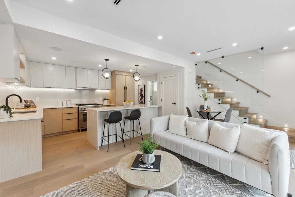 listing image 1103292634938421325