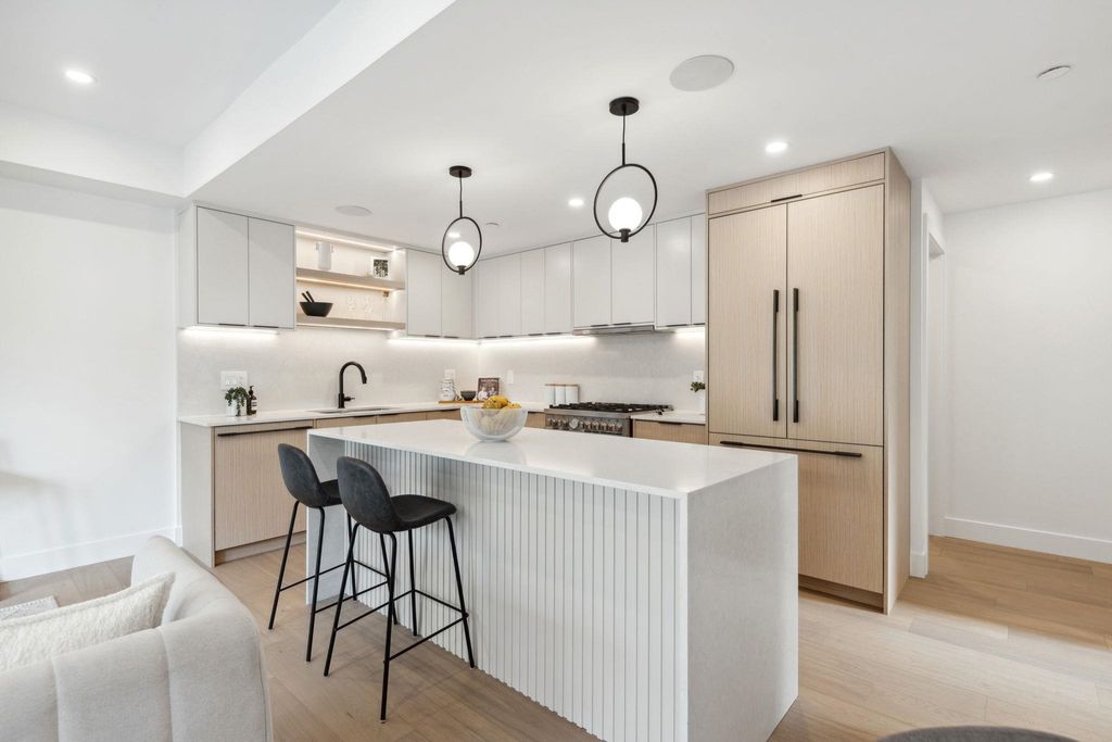 listing image 1101610393714991193